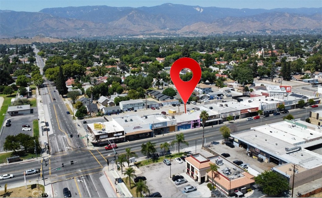 Fantastic opportunity to own a well-located commercial building in a high-traffic area with excellent visibility. This low-maintenance property features established tenants and offers stable income from day one.
Zoned for multiple business uses, the building presents flexible potential—ideal for retail, professional services, or a mixed-use concept. Whether you’re a seasoned investor or just starting your real estate portfolio, this is the perfect asset to add long-term value and steady returns.
With solid rental history, minimal upkeep, and room for growth, this is a smart buy in today’s market. Don’t miss your chance to own in a desirable location with built-in potential.