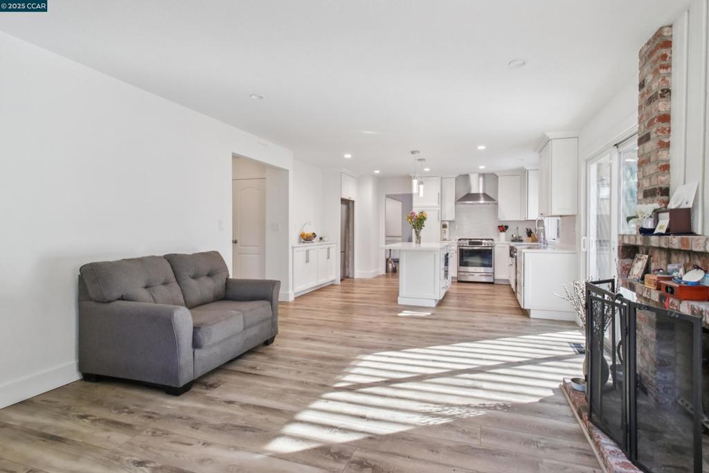 RUDGEAR MEADOWS - Residential