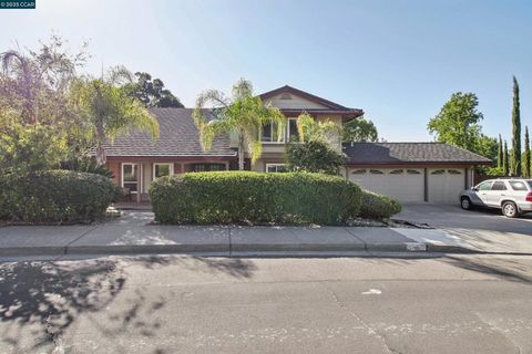 Photo of 2409 Lavender Dr Dr, Walnut Creek, CA 94596 (MLS # 41107209) Photo of 2409 Lavender Dr Dr, Walnut Creek, CA 94596 (MLS # 41107209)