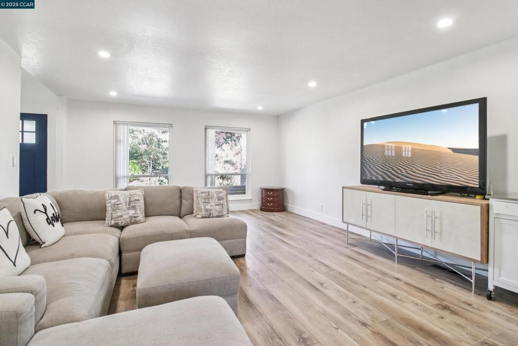 RUDGEAR MEADOWS - Residential