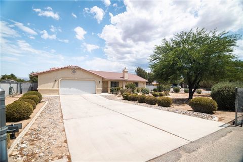 Photo of 8871 Avocado Avenue, Hesperia, CA 92345 (MLS # HD25178328)