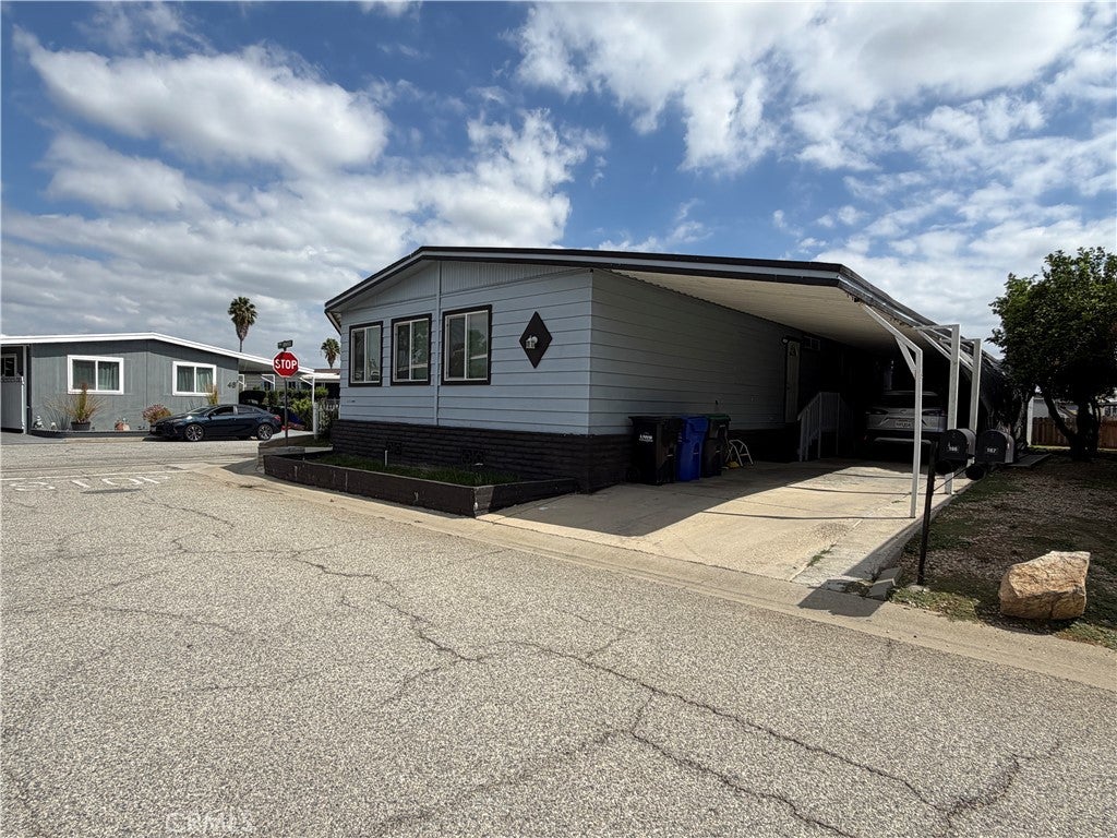 2601 E Victoria 166
