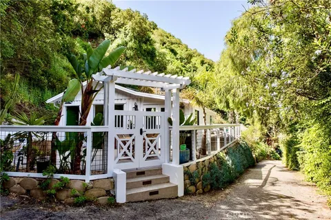 275 Woodland Drive, Laguna Beach, CA 92651 - MLS#: LG26078698