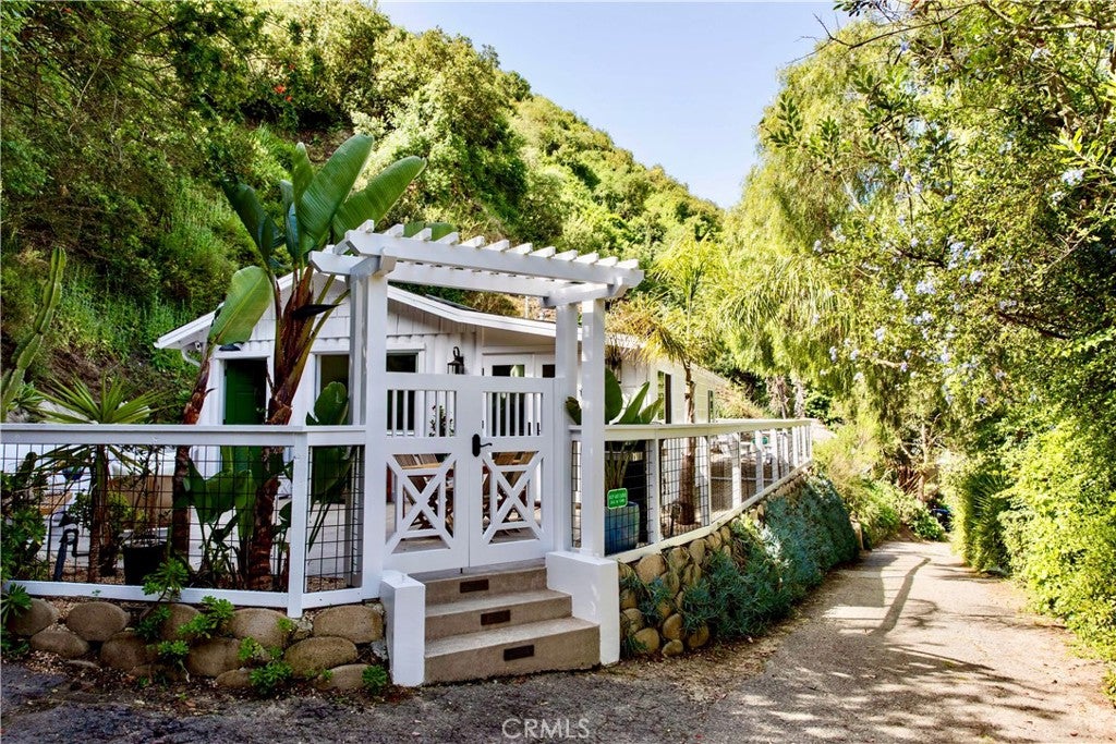 275 Woodland Drive, Laguna Beach CA 92651