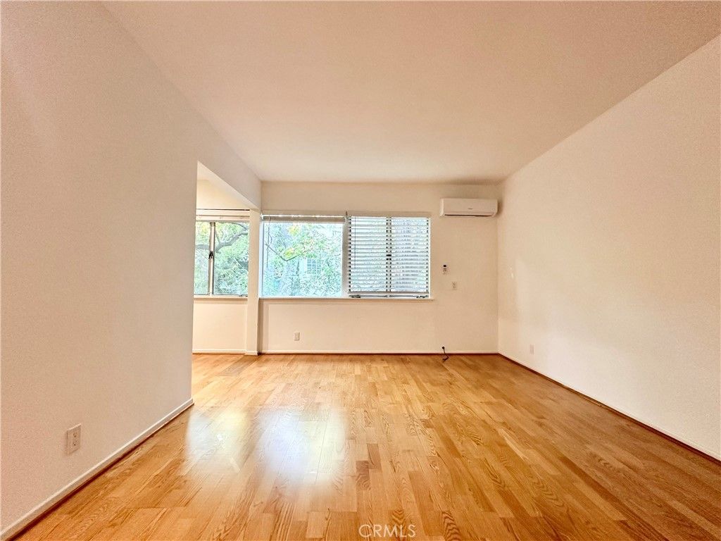 Photo of 239 S Barrington Avenue #F8, Los Angeles, CA 90049 (MLS # TR26074246)