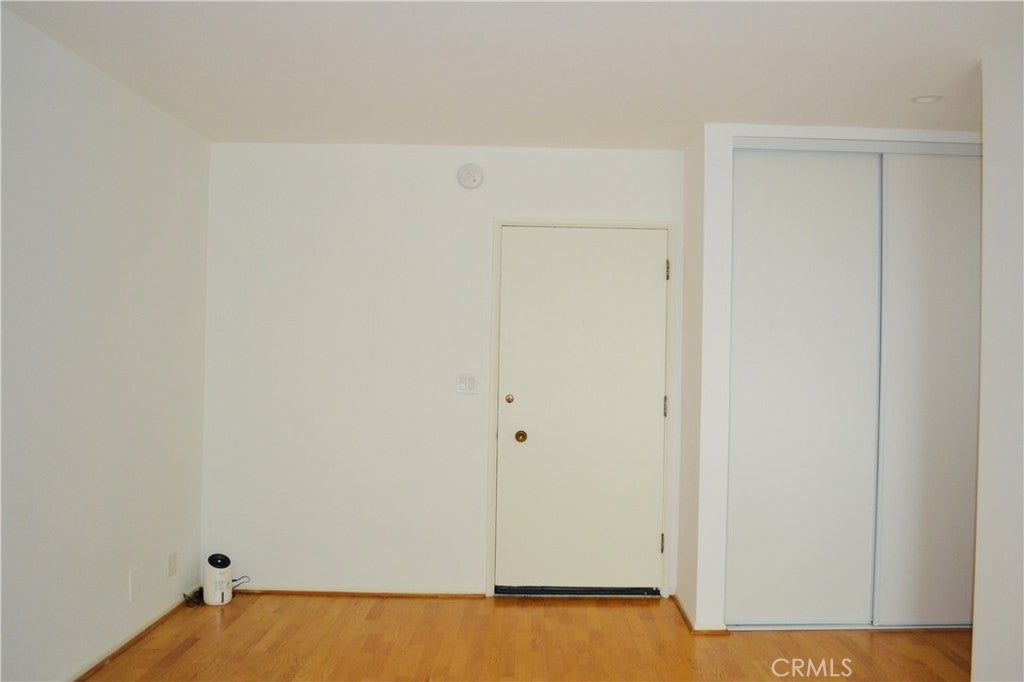 239 S Barrington Avenue F8