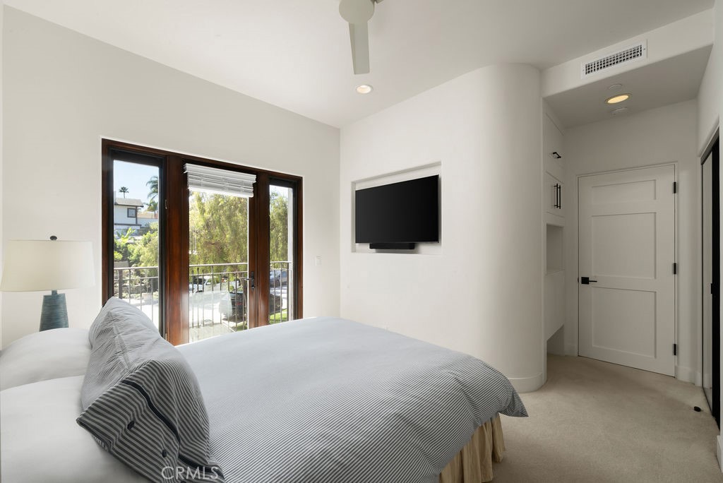 Corona del Mar South of PCH (CDMS) - Residential Lease