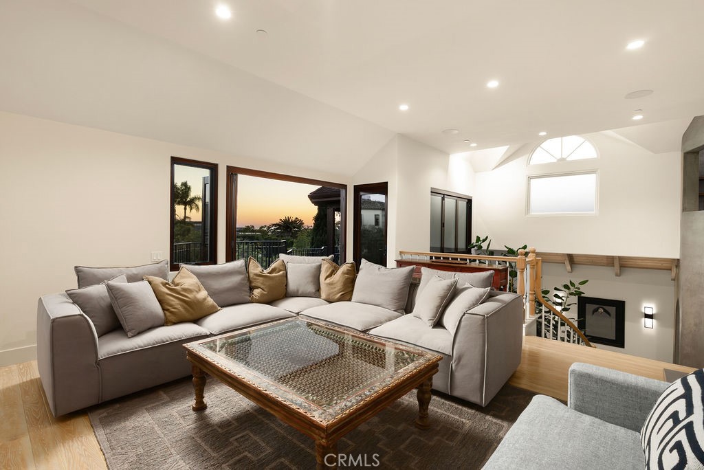 Corona del Mar South of PCH (CDMS) - Residential Lease