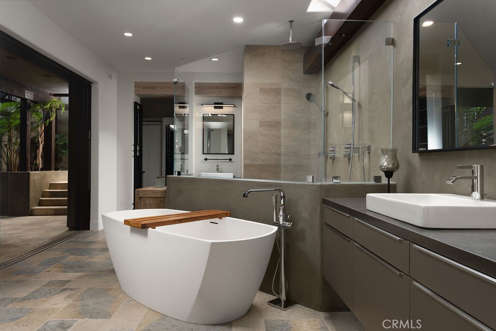 Corona del Mar South of PCH (CDMS) - Residential Lease