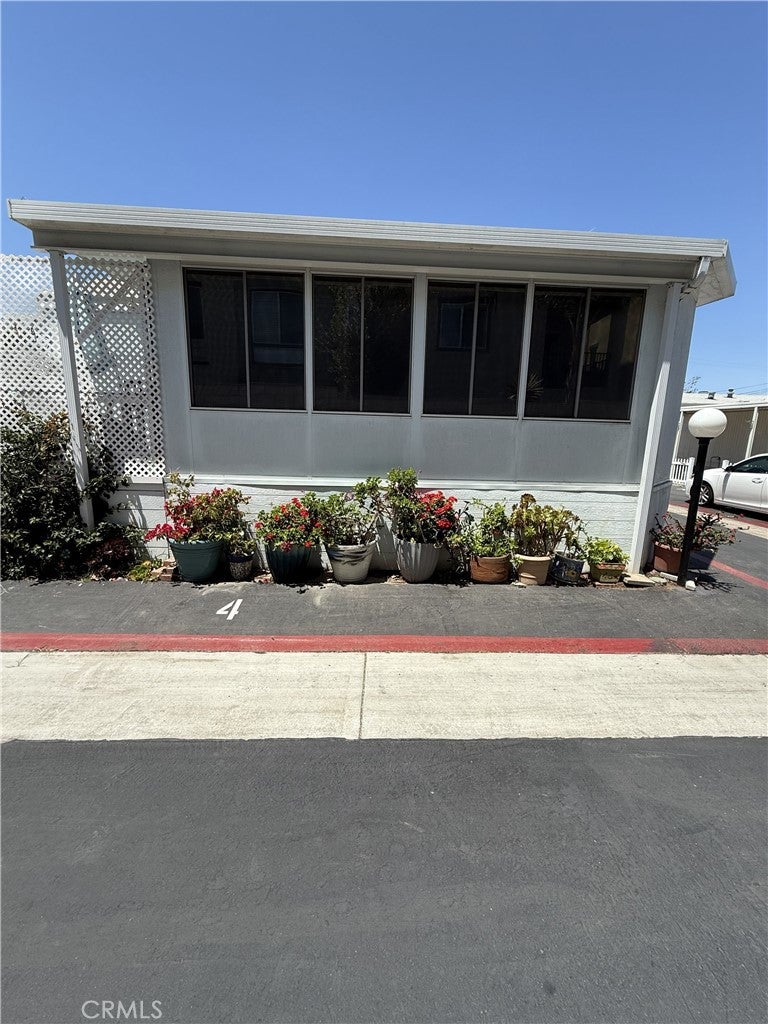 1660 Whittier Ave 4