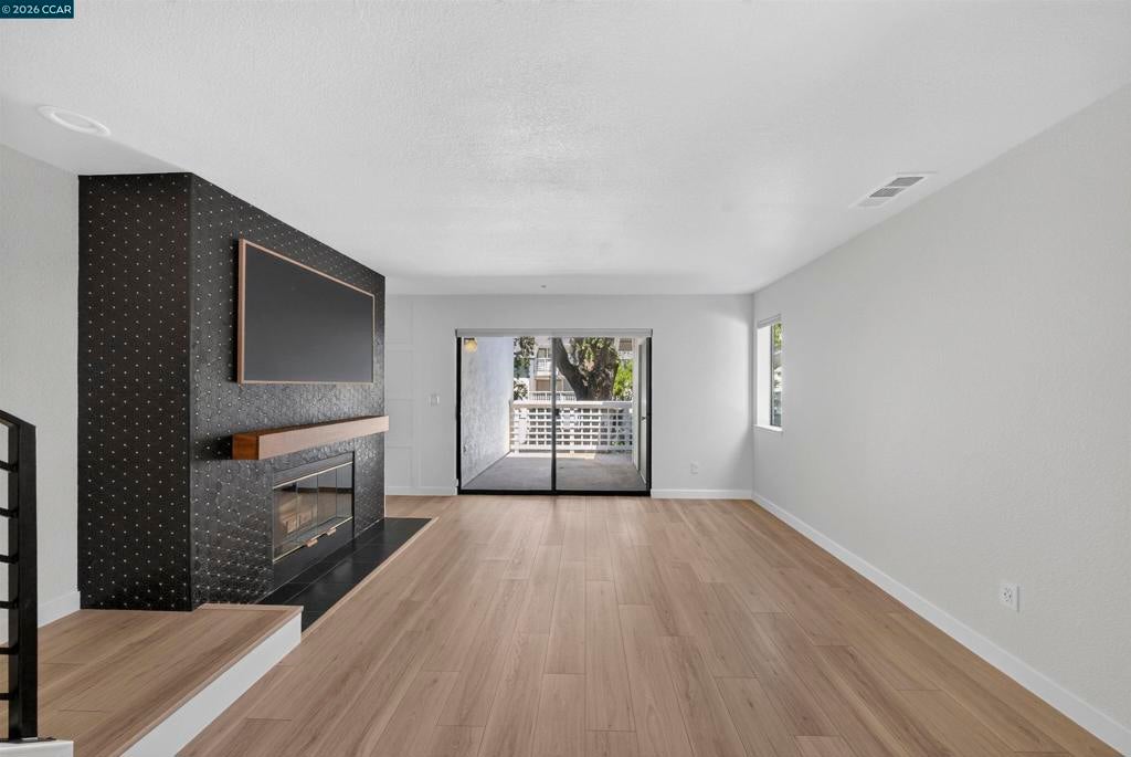 2578 Oak Road 215