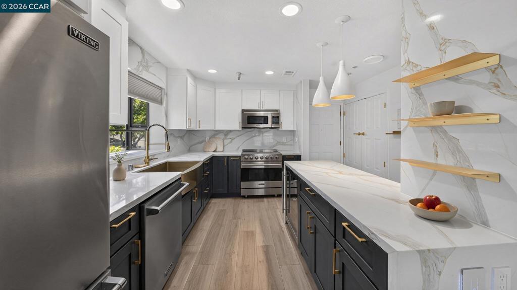 2578 Oak Road 215