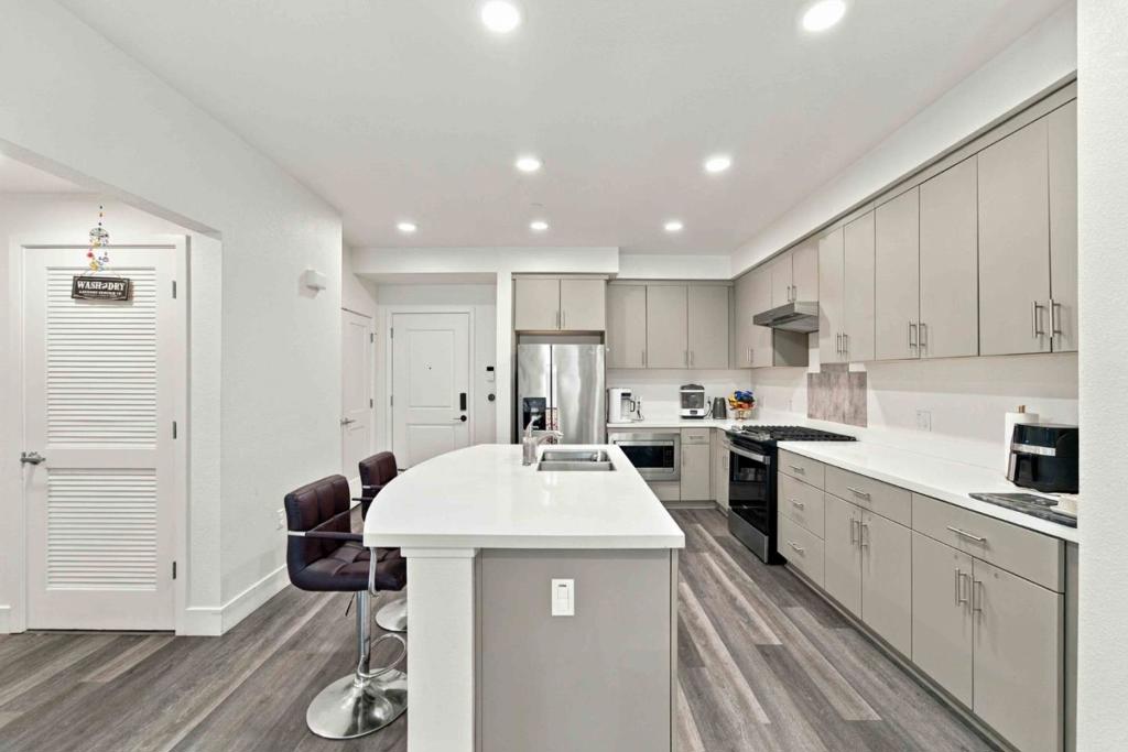 1853 Almaden Road 103