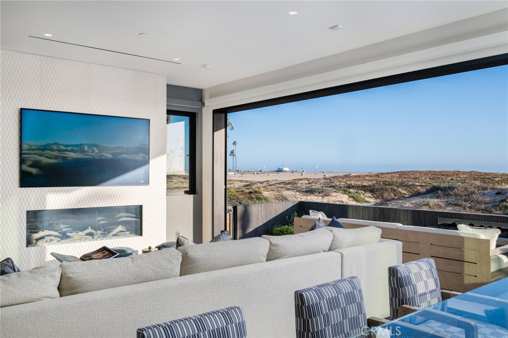 218 E Oceanfront
