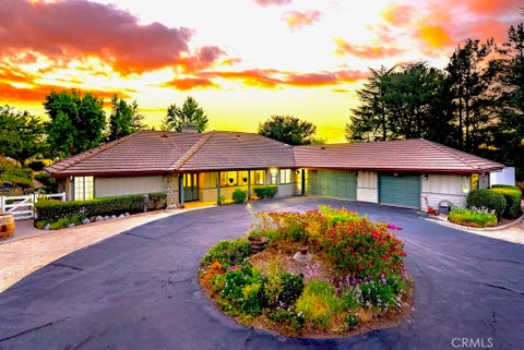 Photo of 1380 Shane LN, Templeton, CA 93465 (MLS # NS26156316)
