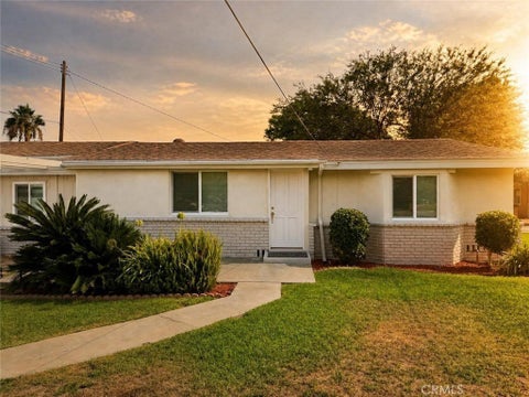 Photo of 468 Jeffries AVE, Monrovia, CA 91016 (MLS # CV26176806)