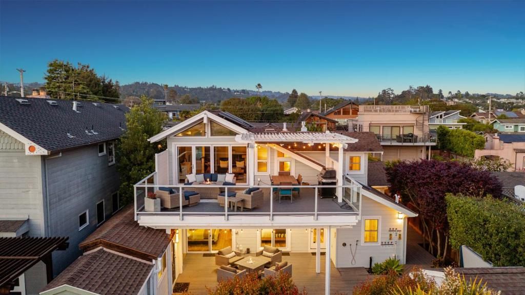 Photo of 129 Santa Cruz Avenue, Aptos, CA 95003 (MLS # ML82045366)