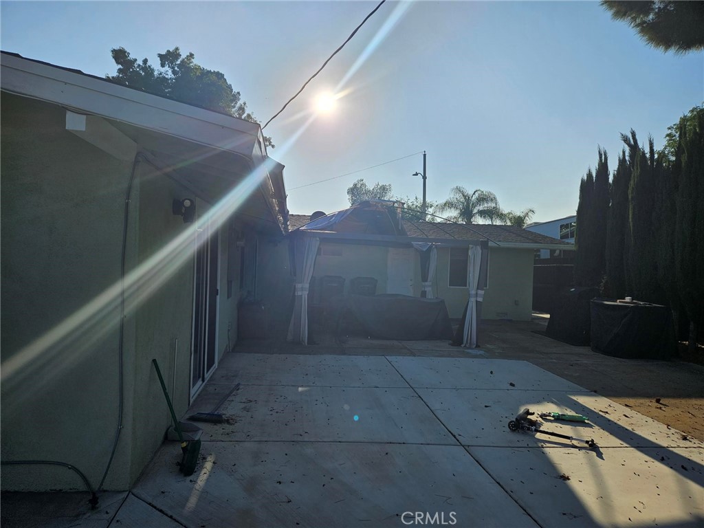 1252 E Walnut