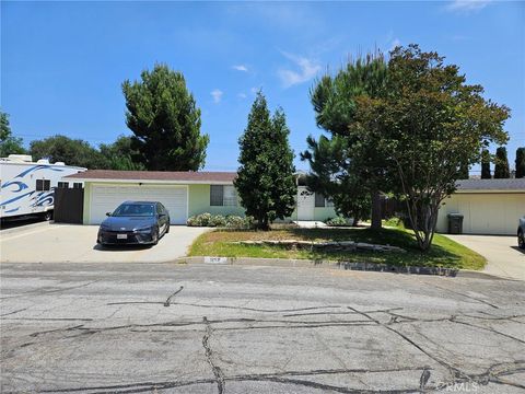 1252 E Walnut Glendora CA 91741