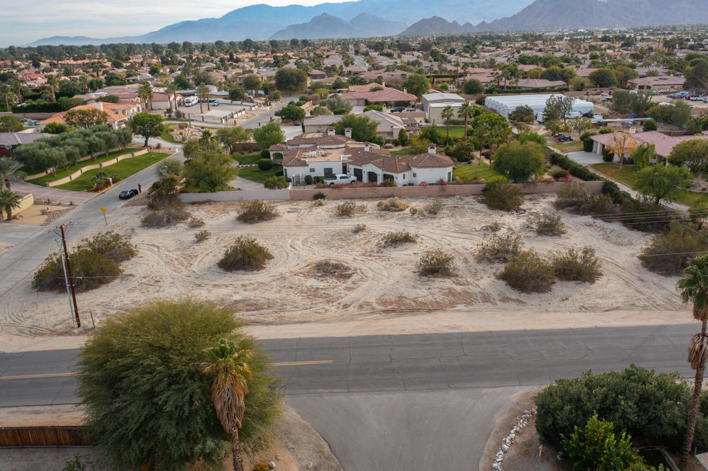 .85 acre residential lot for sale in Bermuda Dunes. Corner lot on the corner of Carter Ln. and Avenue 41. Build your dream home with beautiful mountain views. A rare lot with utilities on site and not within an HOA community. Property is right off Washington close to I-10 and the Bermuda Dunes airport.