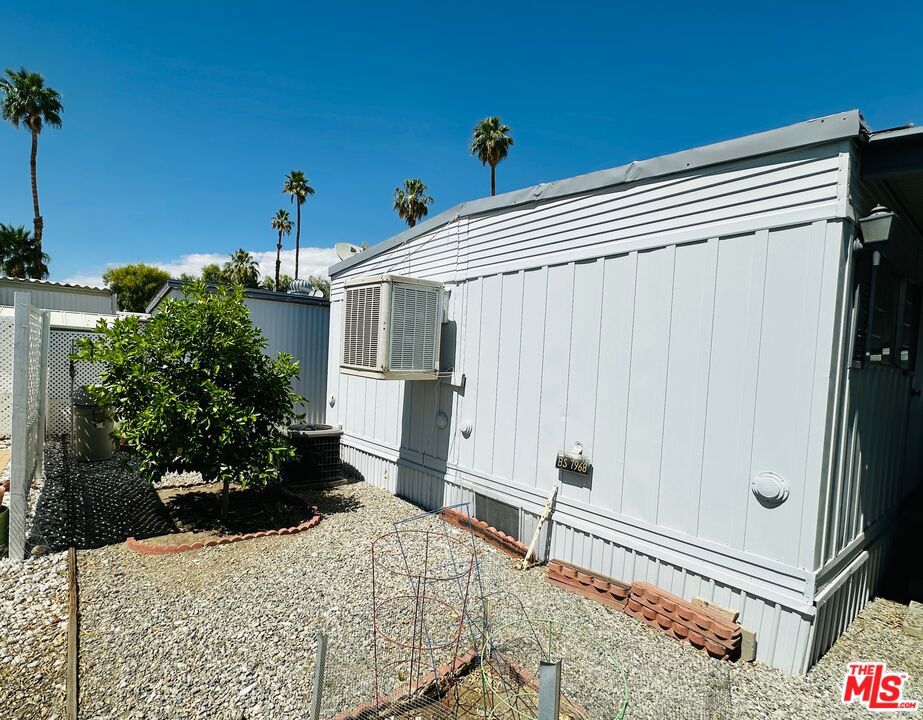 Royal Palms - Manufactured In Park