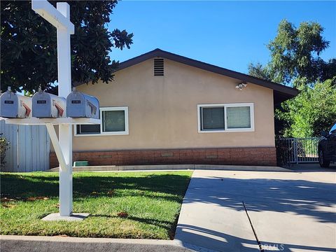 Photo of 35187 Avenue C, Yucaipa, CA 92399 (MLS # IG25248932) Photo of 35187 Avenue C, Yucaipa, CA 92399 (MLS # IG25248932)