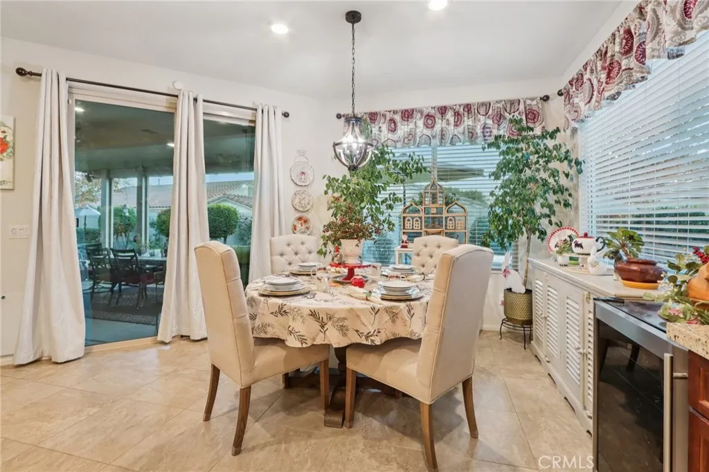 Hemet, California 92545, United States, 3 Bedrooms Bedrooms, ,3 BathroomsBathrooms,Residential,Active,253454