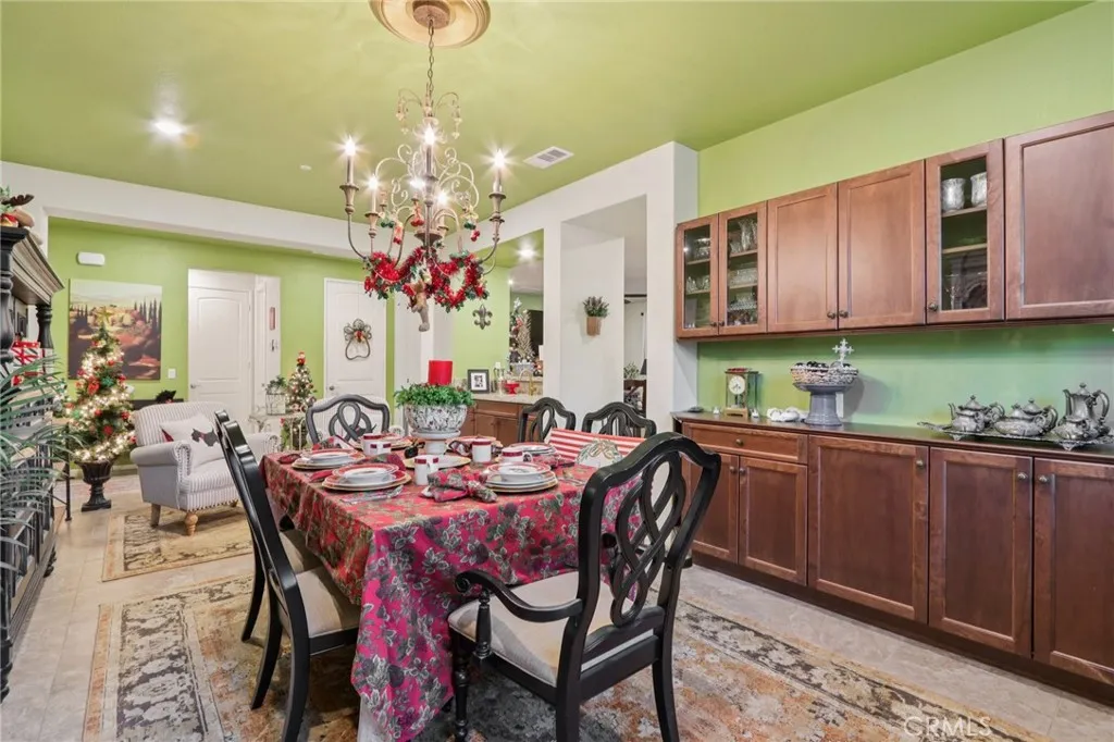 Hemet, California 92545, United States, 3 Bedrooms Bedrooms, ,3 BathroomsBathrooms,Residential,Active,253454