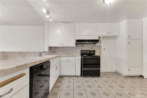 Tiny photo for 1654 Edgewater Lane, Camarillo, CA 93010 (MLS # SR26023296)