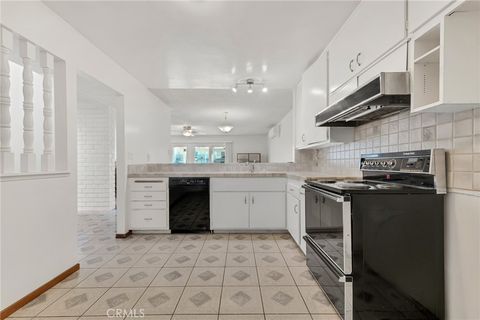Tiny photo for 1654 Edgewater Lane, Camarillo, CA 93010 (MLS # SR26023296)