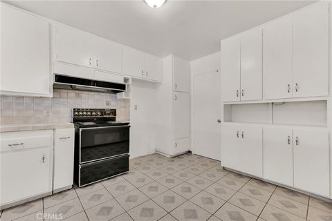 Tiny photo for 1654 Edgewater Lane, Camarillo, CA 93010 (MLS # SR26023296)