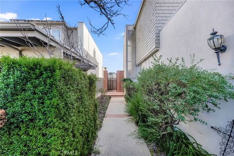 Tiny photo for 1654 Edgewater Lane, Camarillo, CA 93010 (MLS # SR26023296)