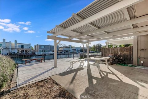 Tiny photo for 1654 Edgewater Lane, Camarillo, CA 93010 (MLS # SR26023296)