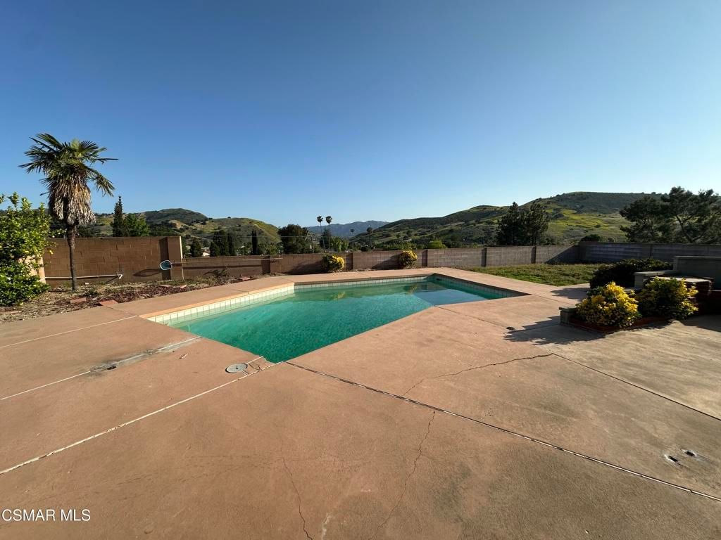 listing image 130726675657579690552