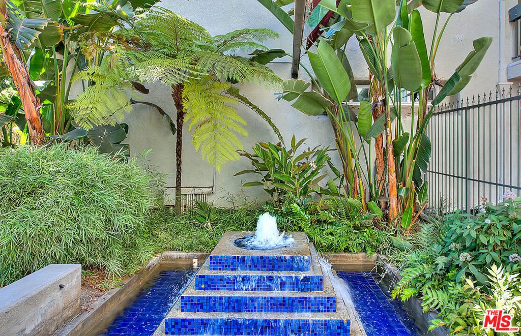 Photo of 4900 Overland Avenue #274, Culver City, CA 90230 (MLS # 26663331)