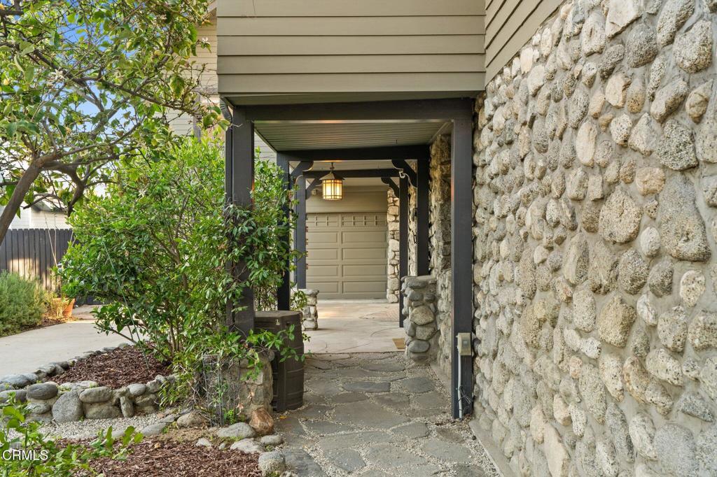 30 W Laurel Avenue