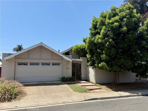 Photo of 1699 New Hampshire DR, Costa Mesa, CA 92626 (MLS # PW26111692)
