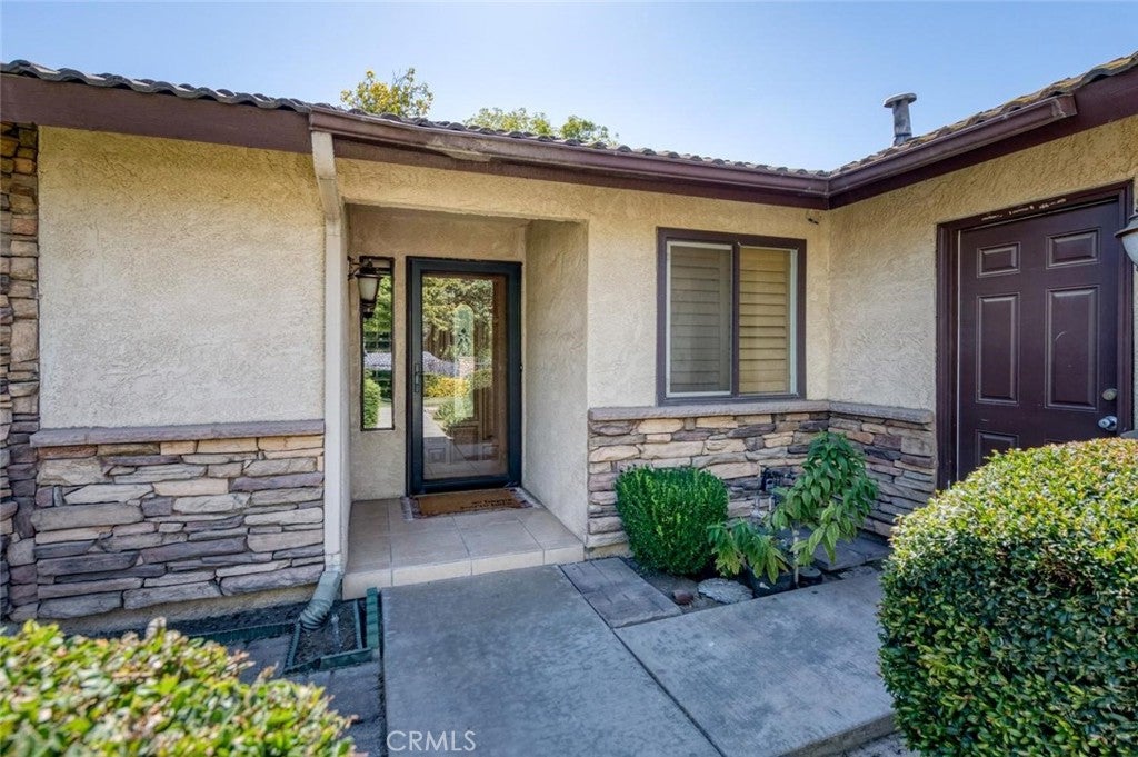 2319 S Pierce