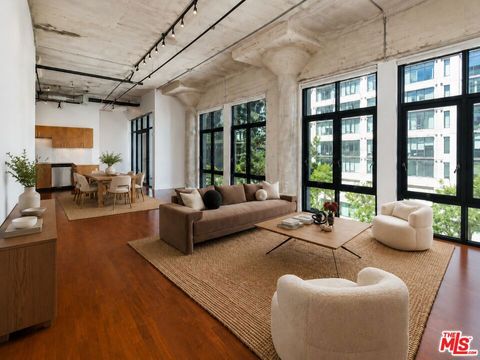 Photo of 330 W 11th Street #406, Los Angeles, CA 90015 (MLS # 26853767)
