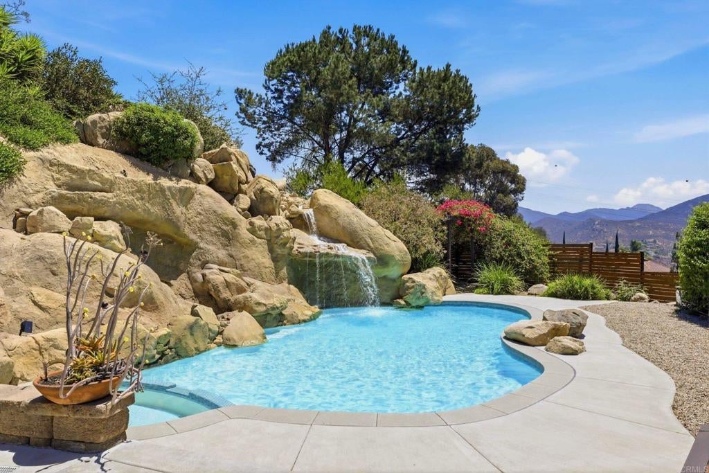2538 Dehesa Road