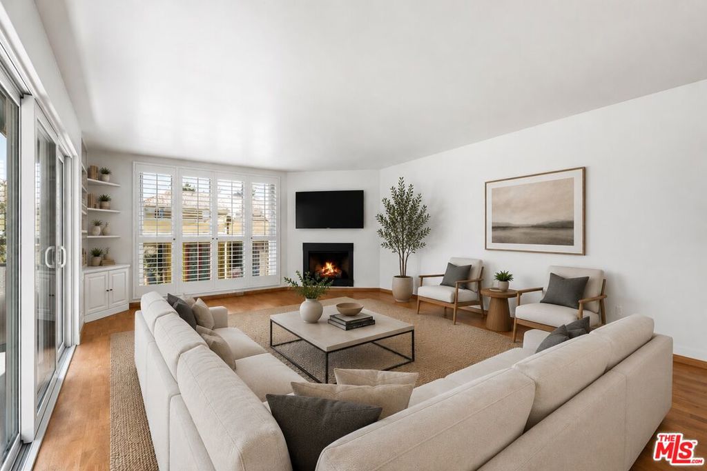 1127 10th St ST 201, Santa Monica CA 90403