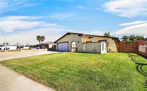 Photo of 7616 Della ST, Riverside, CA 92503 (MLS # AR26190258)