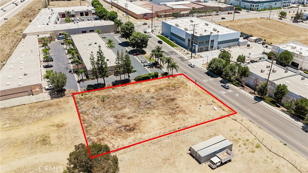 RARE FREEWAY-VISIBLE COMMERCIAL LOT – 28,749 SQFT – HIGH TRAFFIC LOCATION
Exceptional opportunity to own a prime commercial lot in the rapidly expanding and business-friendly city of Lake Elsinore. This flat and fully usable 28,749 square foot parcel (approx. 0.66 acres) is zoned C-2 (General Commercial), offering tremendous flexibility for a wide range of development opportunities.
Strategically located just off the I-15 Freeway South, this parcel enjoys outstanding visibility from both the freeway and major surface streets. With immediate access to freeway on/off ramps, and surrounded by a growing mix of national retailers, restaurants, and service providers, the site is ideal for developers, investors, or owner-users looking to establish a high-exposure business location.