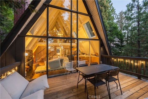 Photo of 399 Rainier Road, Lake Arrowhead, CA 92352 (MLS # IG26184401)