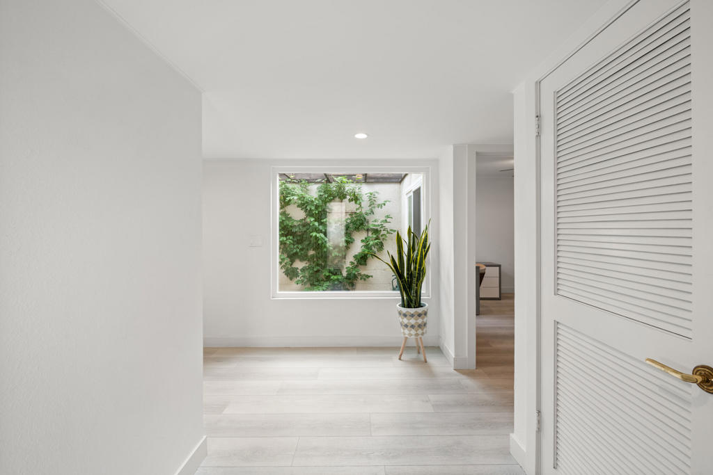 Sommerset So. Palm D - Residential