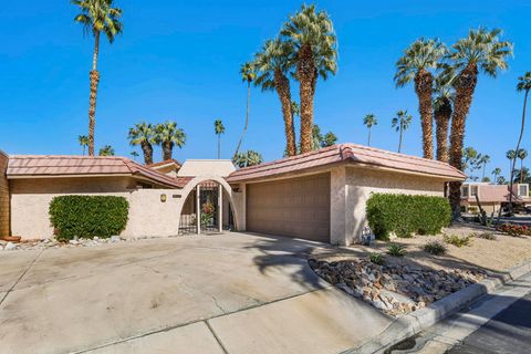 Photo of 68534 Calle Alcazar, Cathedral City, CA 92234 (MLS # 219142848DA)