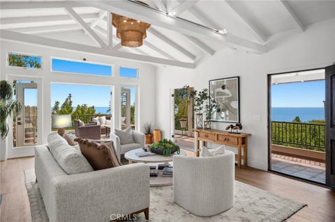 Photo of 31402 Ocean View St, Laguna Beach, CA 92651 (MLS # LG26117232)