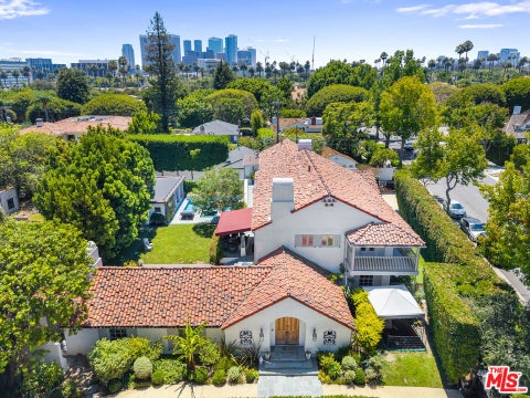 Photo of 523 N Beverly Drive, Beverly Hills, CA 90210 (MLS # 26864081)