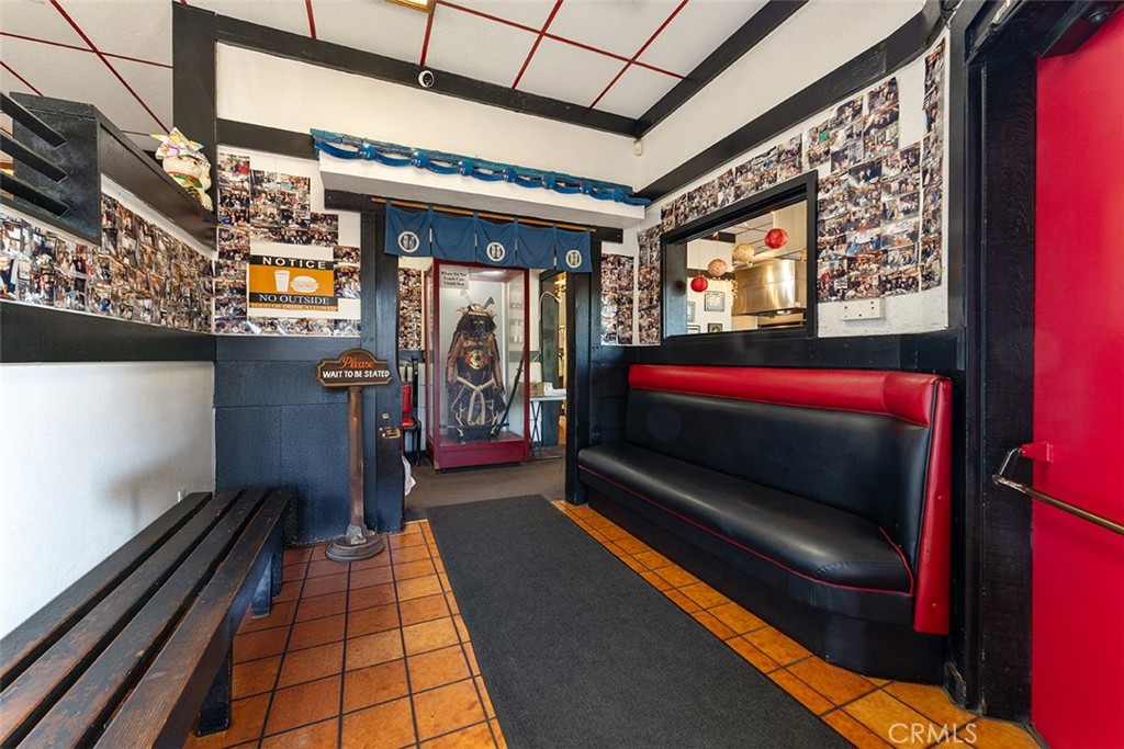 320 W Foothill Blvd