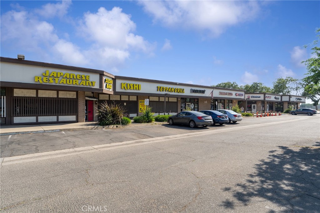 320 W Foothill Blvd